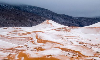 Sahra Çölü’ne 40 yıl sonra ilk defa kar yağdı