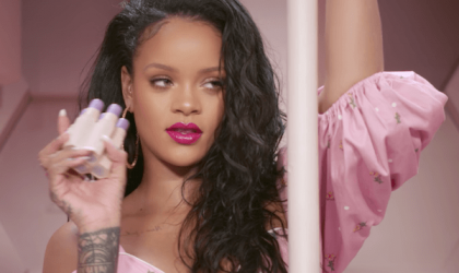 Rihanna, Fenty Beauty tanıtımı için hayranlarıyla buluştu