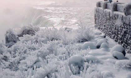 Buz tutan Niagara Şelalesi, masal diyarına dönüştü