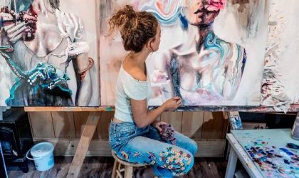 Genç ressam sosyal medyanın gücü ile geçimini sağlıyor